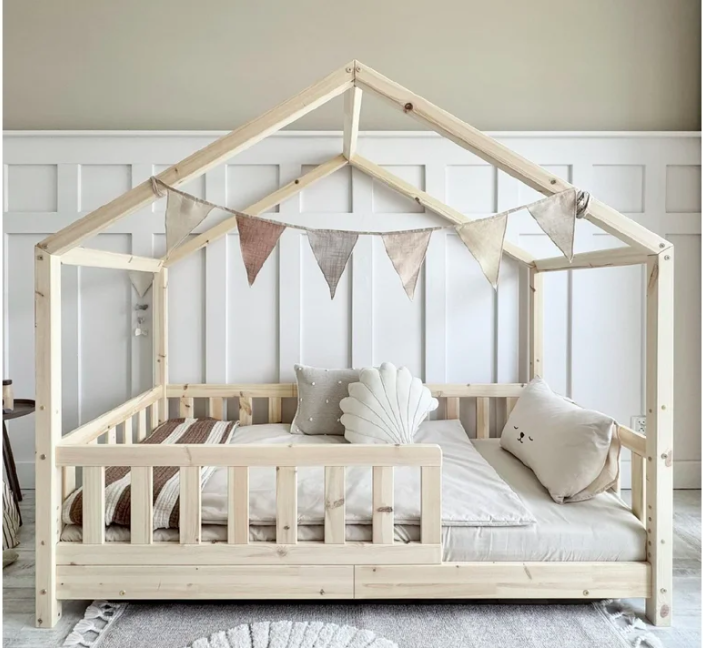 Domčeková posteľ Housebed Gabby z kolekcie Pure Wood